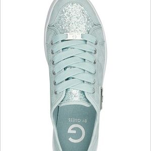 **  SOLD **  Guess sneakers